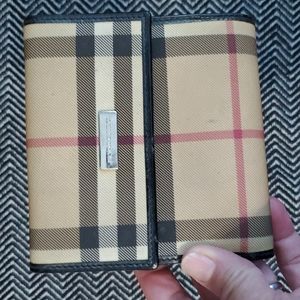 Burberry Wallet and coin slot
